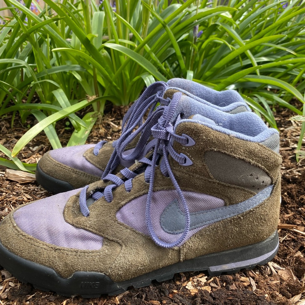 Vintage Mid Nike Shoes
